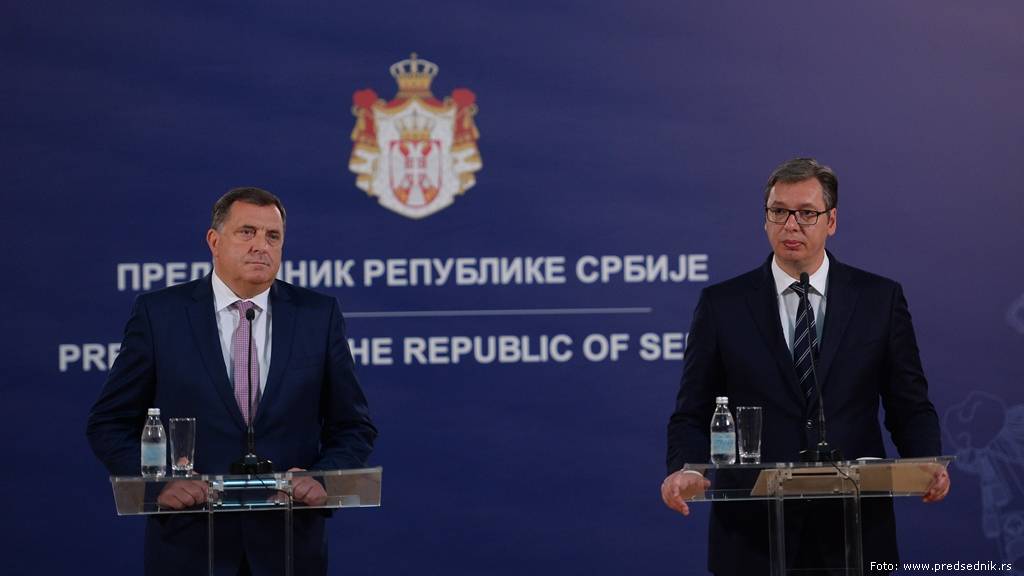 vucic dodik