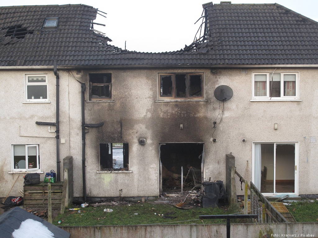 house fire 1307335 1280