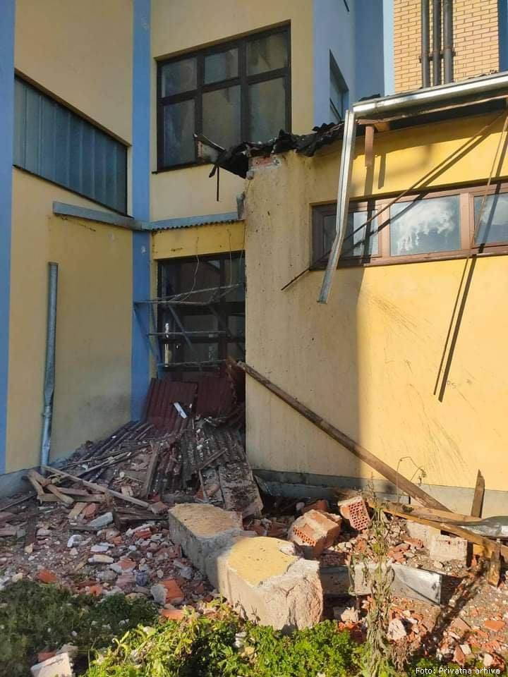 Srednja škola u Kostajnici