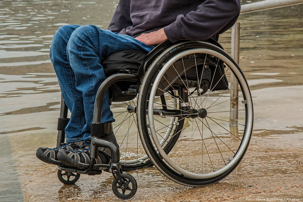 wheelchair 1595794 1920