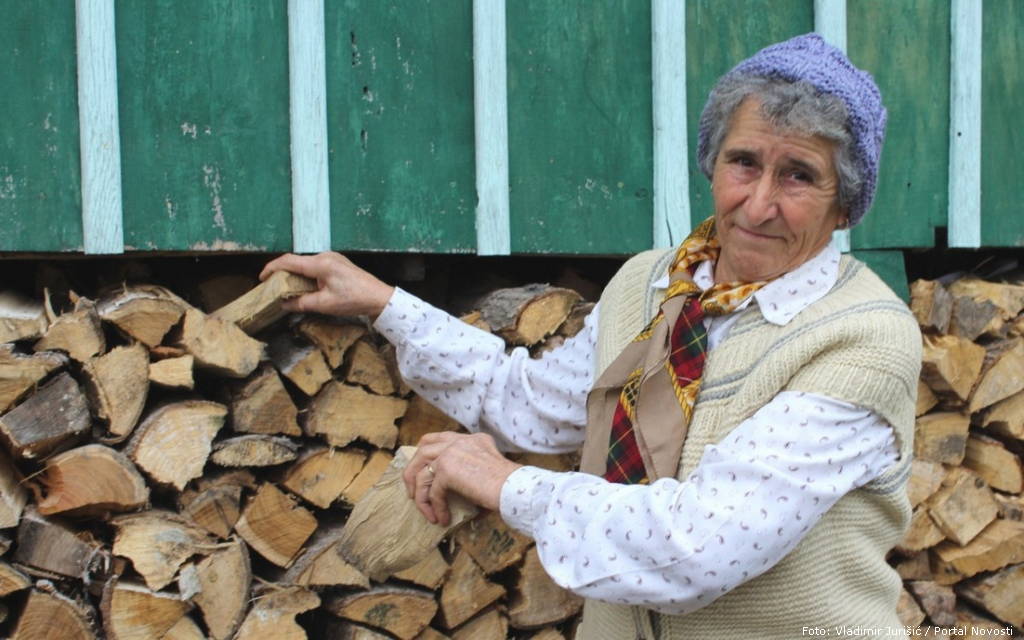 Baka Zorka pokazuje tanke zalihe drva zorka popara