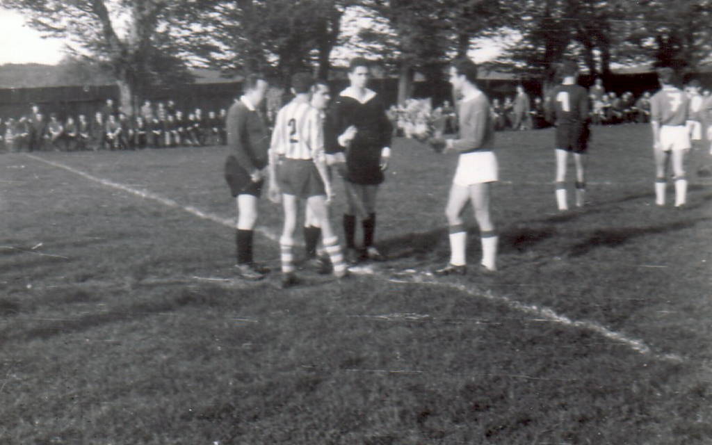 Kapetan Banovca Franjo Marković (lijevo) i kapetan Dinama Mladen Ramljak (desno)