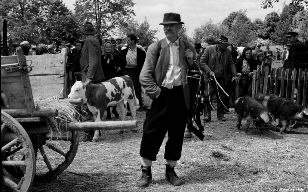 Banijski seljak na tjednom sajmu u Glini 1961 FOTO Drago Rendulic 