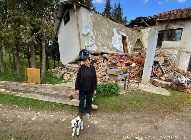 Sve moramo graditi ispočetka – Slavica Gvojić i janjac Duško | Foto: Tamara Opačić / Portal Novosti