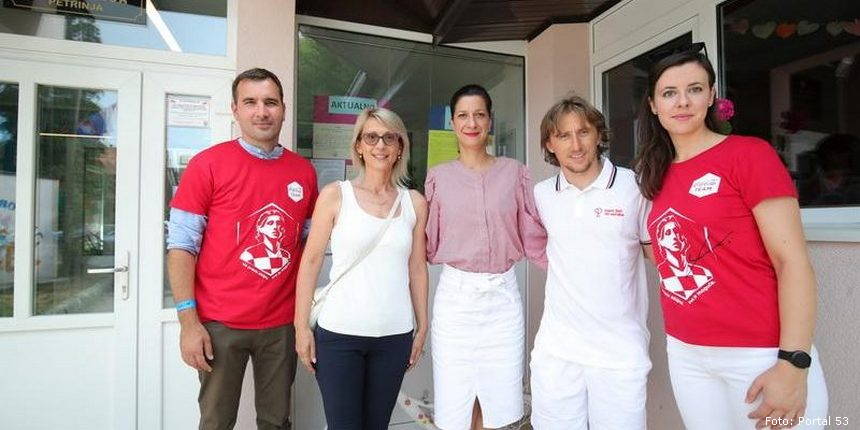 Foto: Portal 53 cocacola luka modric