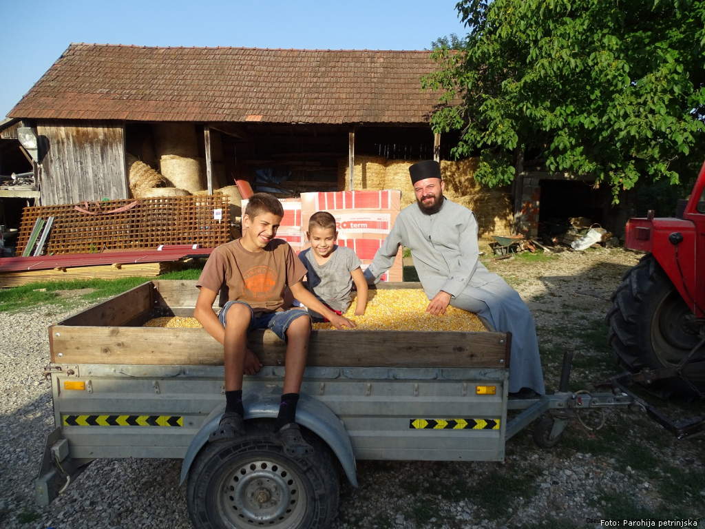 pomoc petrinja otac sasa