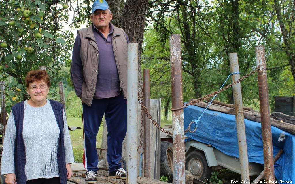 Neobičan ležaj – Marija i Ilija Kekić kekici