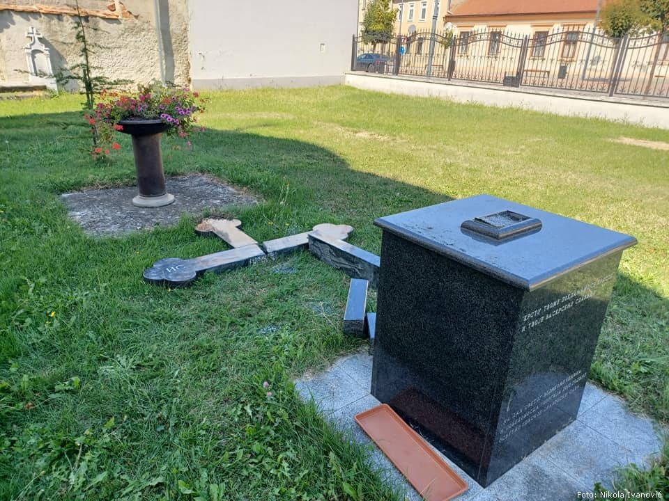 pozega srusen krst