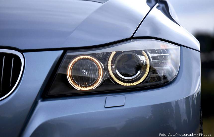 headlight 2459090 1280