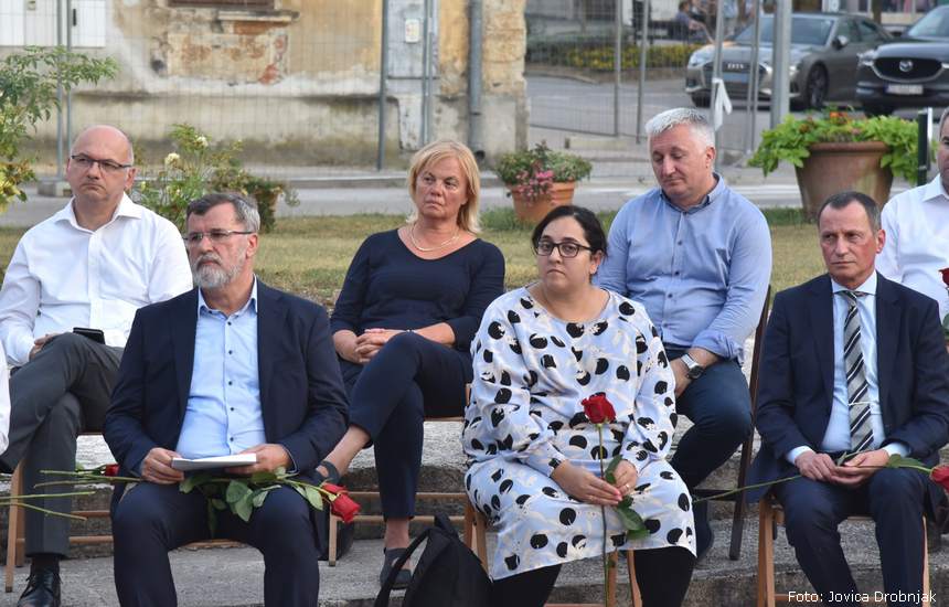 Parastos u Glini 1