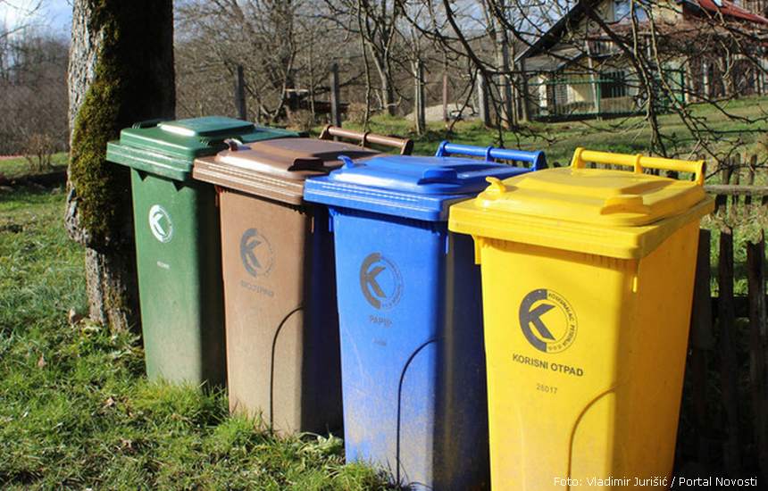Reciklažno dvorište usred pustoši