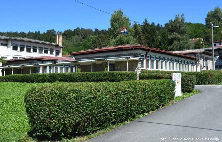 Dvor SMZ 3