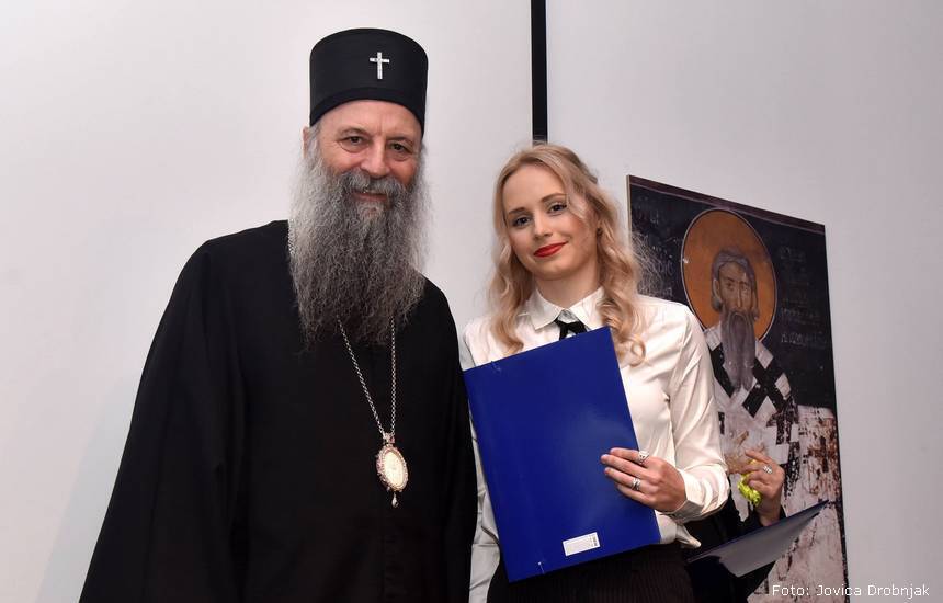 Patrijarh urucuje ugovore foto Jovica Drobnjak