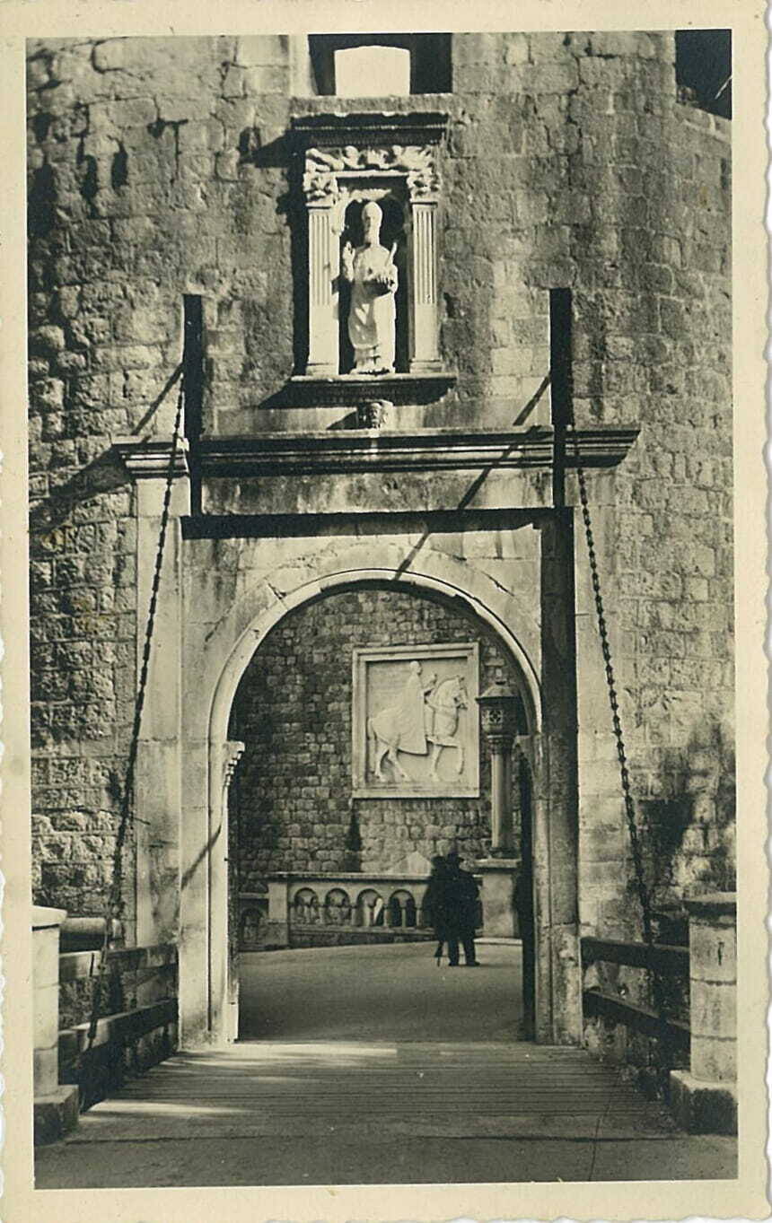 Spomenik kralju Petru I u Dubrovniku