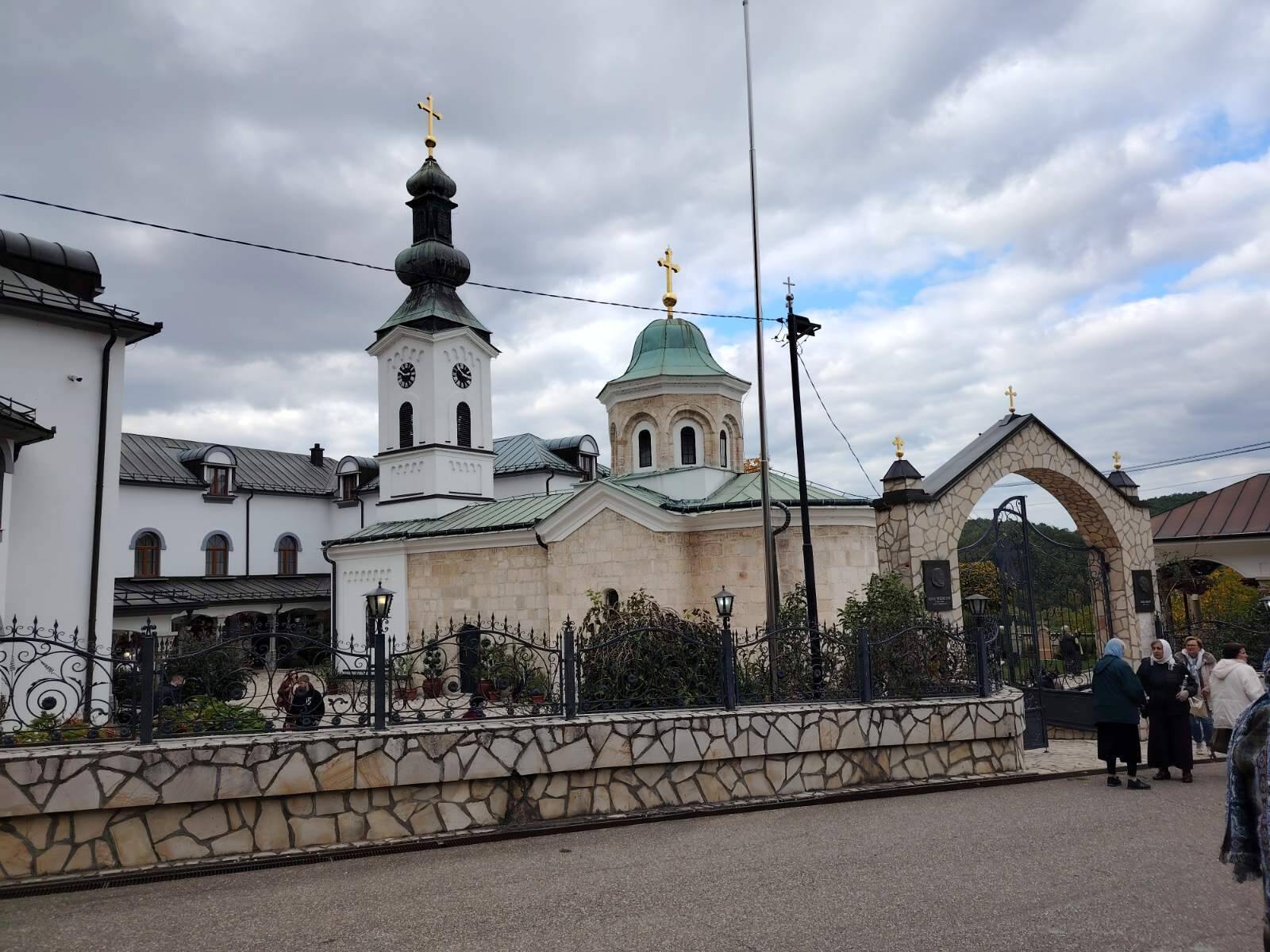 Manastir Tavna