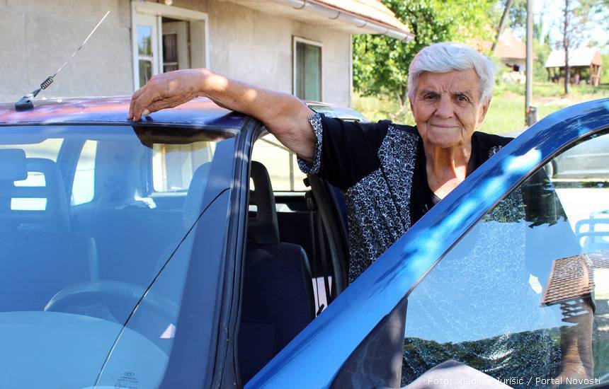 Marica Vucelić uz svoj pouzdani Fiat | Foto: Vladimir Jurišić