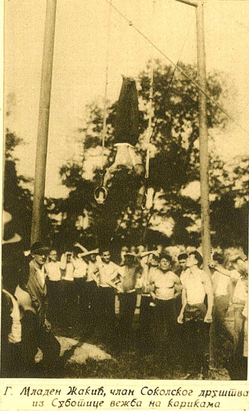 Karike vezba prilikom osvecenja spomenika na Horgosu