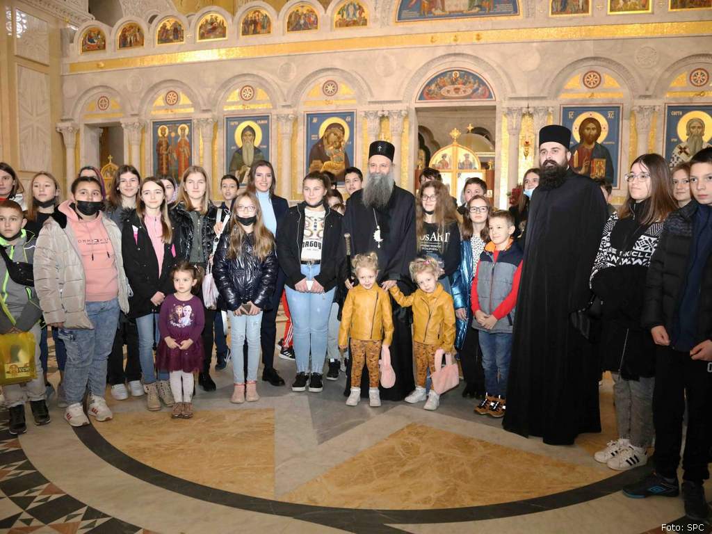 djeca_sa_banije_i_korduna_kod_patrijarha07.jpg