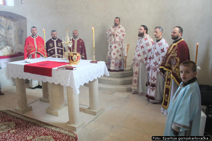 Arhijerejska Liturgija u manastiru Komogovina 4