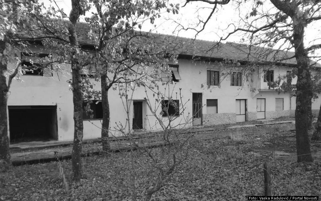 Trgovina i restoran - ruševni ostaci nekadašnjih funkcionalnih prostora