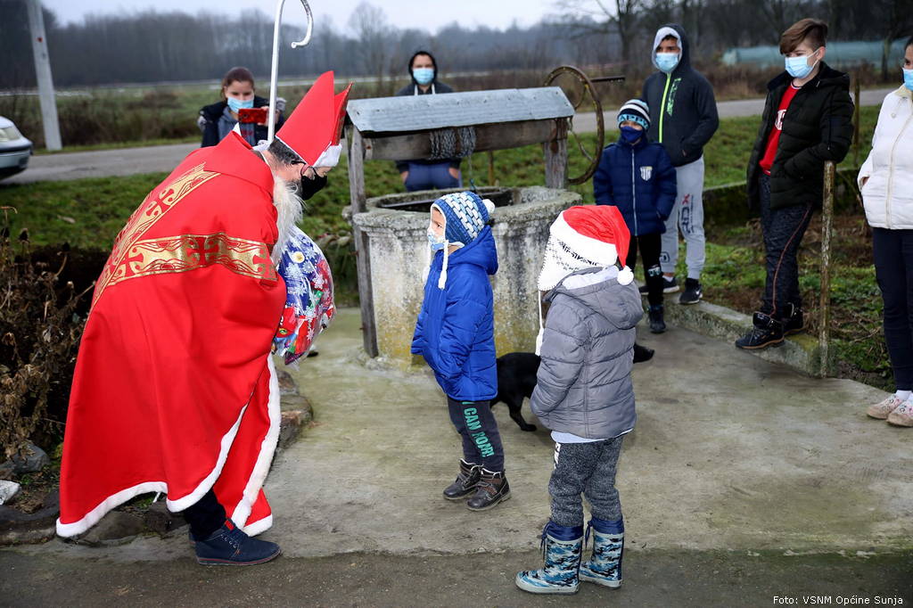Sveti Nikola podjela paketica 10