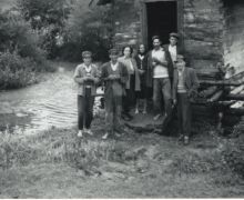 Kod vodenice Mićo, Dragan Puškar, učiteljica Oreščanin, Ljubica Puškar, Mirko Kljajić, Pavao Cavut, vozač